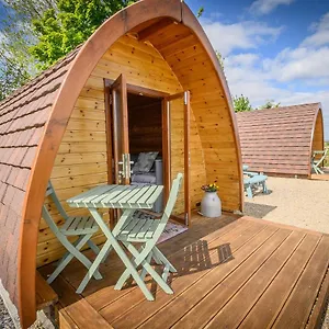 Glamping At Doon Angus Farm Chalet